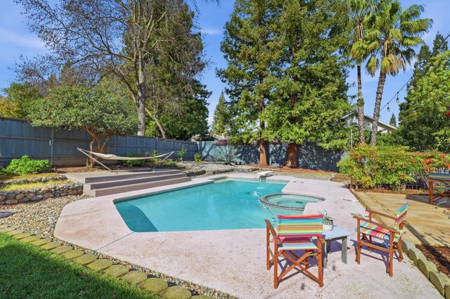 5375 Terrace Oak Cir, Fair Oaks, CA 95628