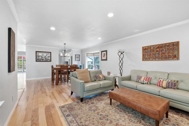 5375 Terrace Oak Cir, Fair Oaks, CA 95628