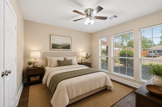 3522 Pine Chase Drive, Pearland, TX 77581