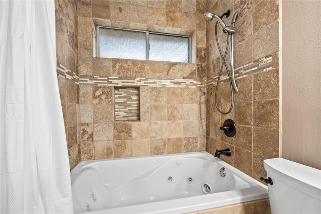 3522 Pine Chase Drive, Pearland, TX 77581