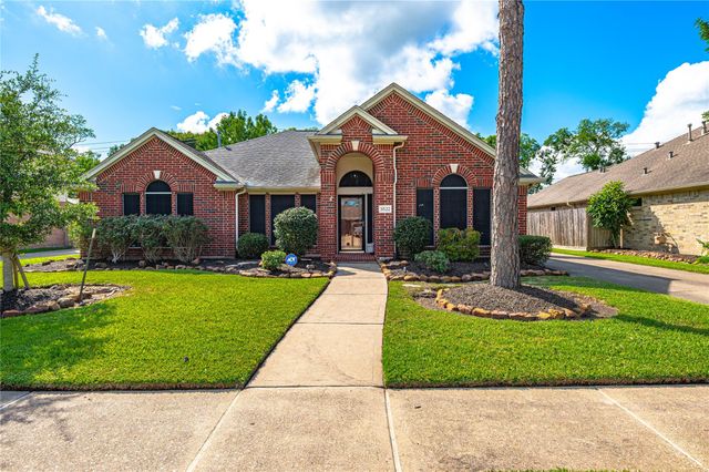 3522 Pine Chase Drive, Pearland, TX 77581