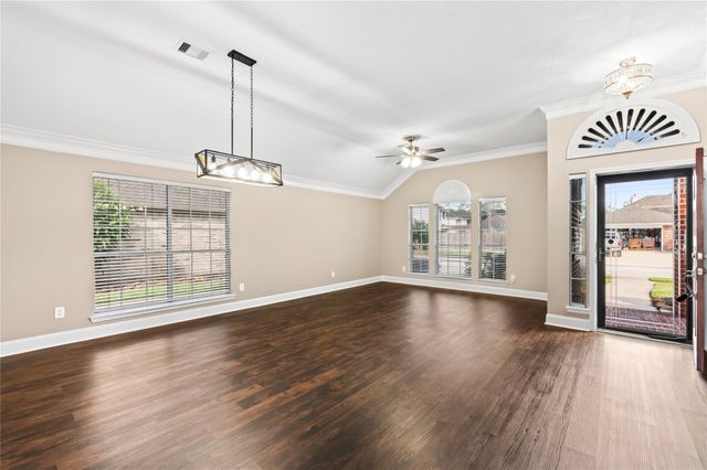 3522 Pine Chase Drive, Pearland, TX 77581