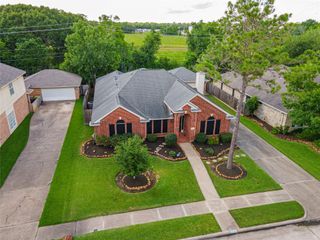 3522 Pine Chase Drive, Pearland, TX 77581