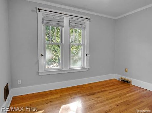 410 Crane Avenue, Royal Oak, MI 48067