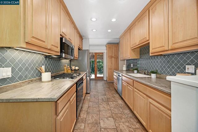 3750 Alhambra Way, Martinez, CA 94553