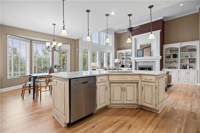 20306 W 99th Terrace, Lenexa, KS 66220