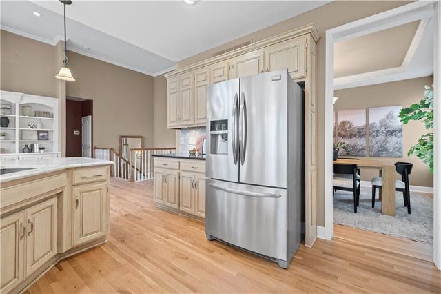 20306 W 99th Terrace, Lenexa, KS 66220