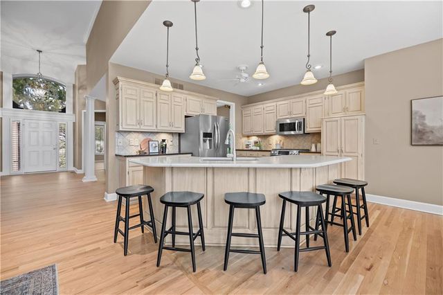 20306 W 99th Terrace, Lenexa, KS 66220