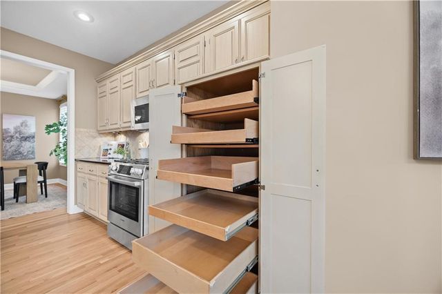 20306 W 99th Terrace, Lenexa, KS 66220
