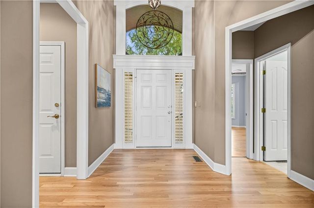 20306 W 99th Terrace, Lenexa, KS 66220