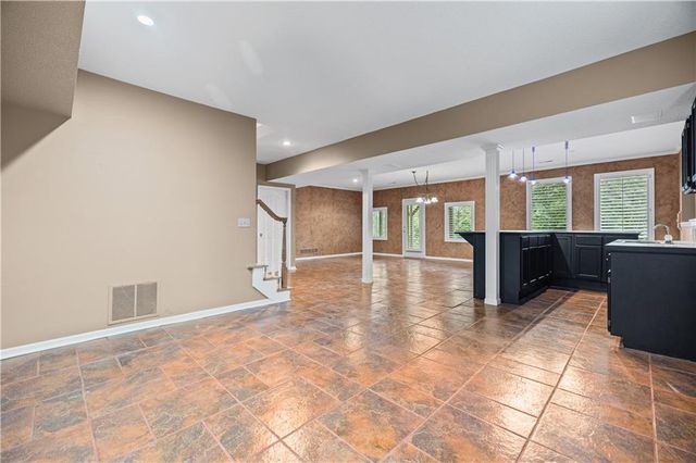20306 W 99th Terrace, Lenexa, KS 66220