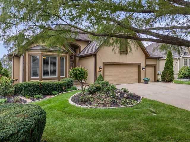 20306 W 99th Terrace, Lenexa, KS 66220