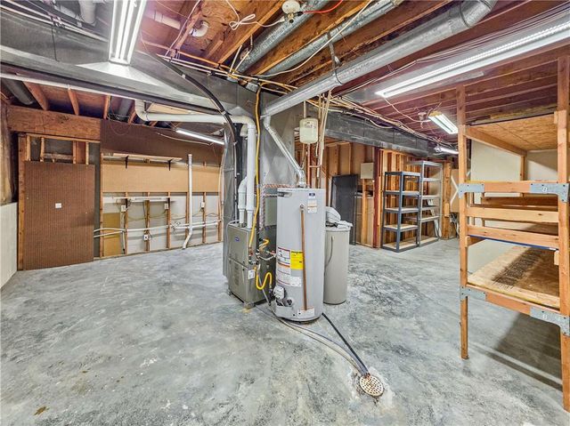 20306 W 99th Terrace, Lenexa, KS 66220