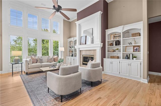 20306 W 99th Terrace, Lenexa, KS 66220
