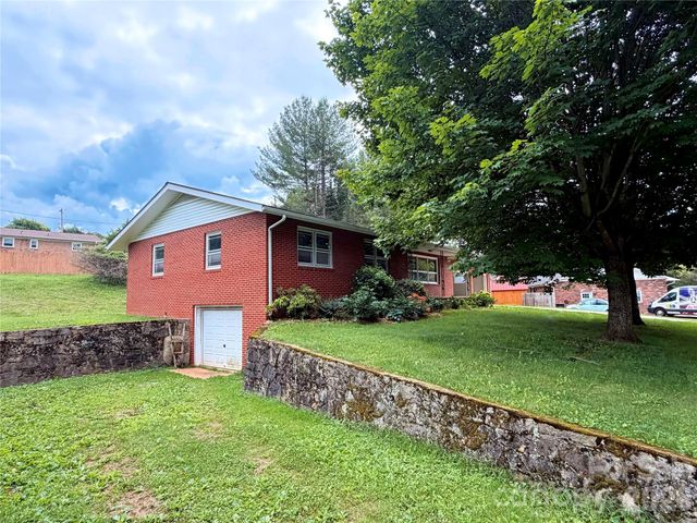 56 Henson Drive, Waynesville, NC 28786