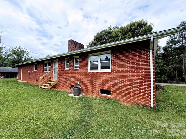 56 Henson Drive, Waynesville, NC 28786