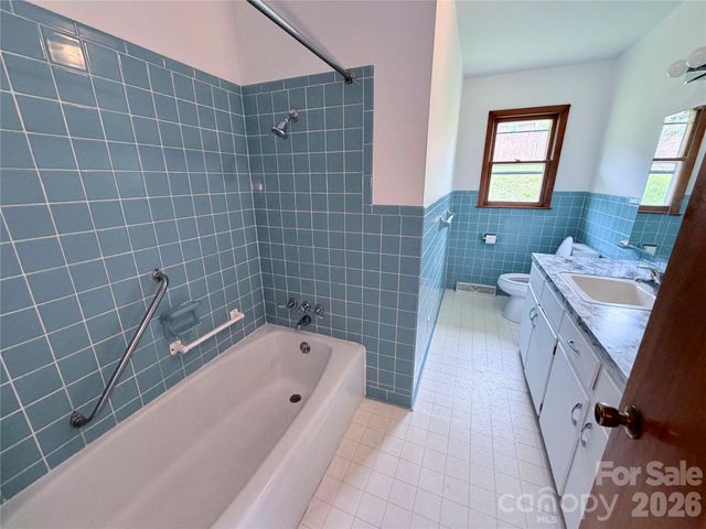 56 Henson Drive, Waynesville, NC 28786