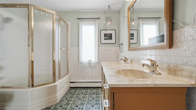 80 Westwood St, Mt Washington, PA 15211