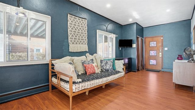 80 Westwood St, Mt Washington, PA 15211