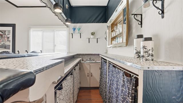 80 Westwood St, Mt Washington, PA 15211