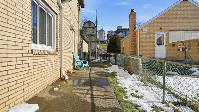 80 Westwood St, Mt Washington, PA 15211