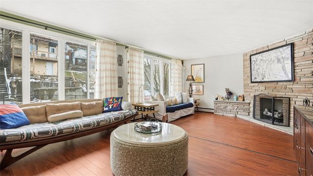 80 Westwood St, Mt Washington, PA 15211