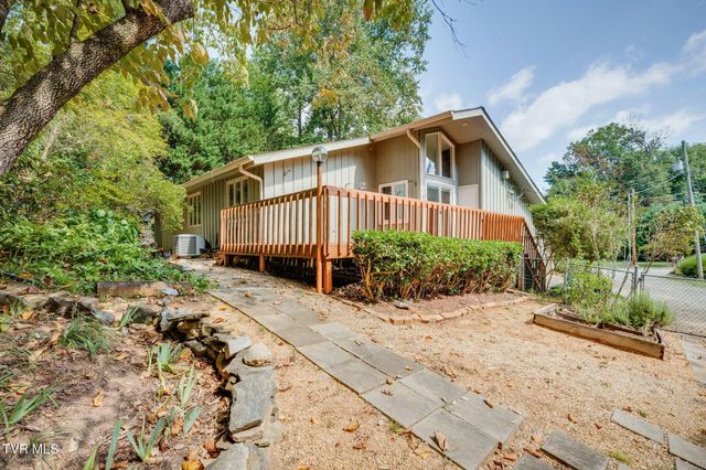1901 Sherwood Drive, Johnson City, TN 37601