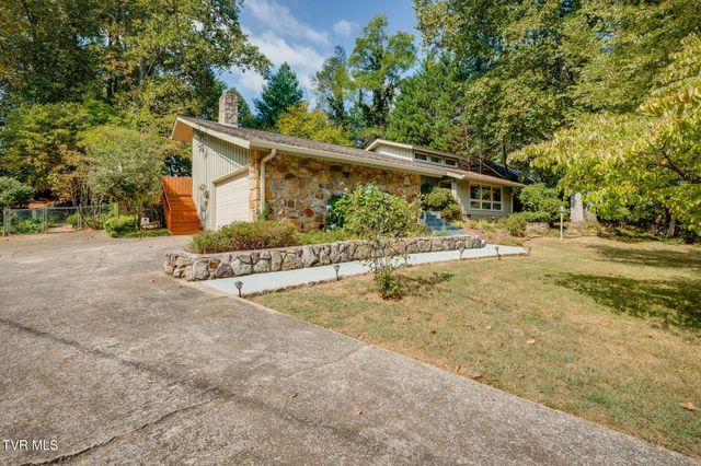 1901 Sherwood Drive, Johnson City, TN 37601