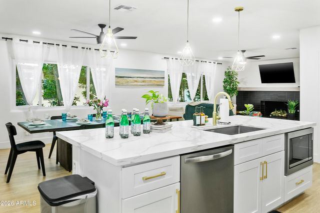 3139 N 40TH Street, Phoenix, AZ 85018