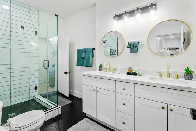 3139 N 40TH Street, Phoenix, AZ 85018