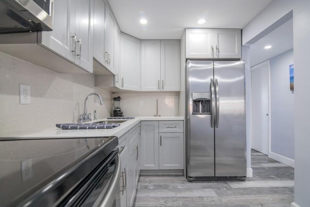 320 S Surf Road 205, Hollywood, FL 33019
