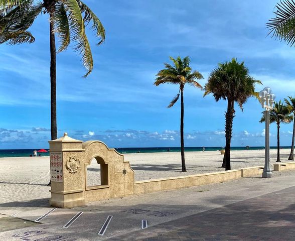 320 S Surf Road 205, Hollywood, FL 33019