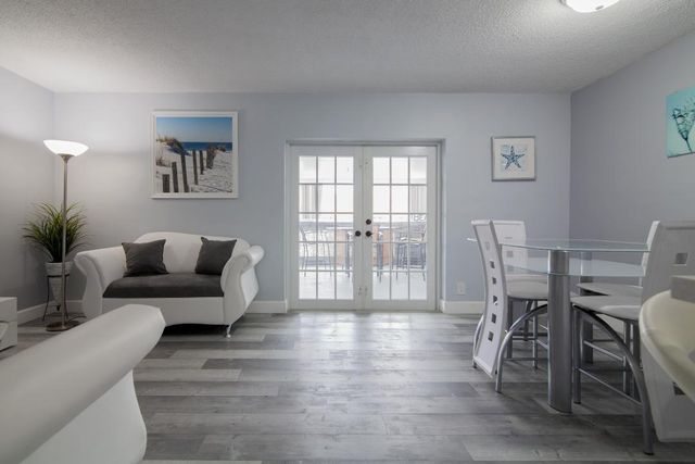 320 S Surf Road 205, Hollywood, FL 33019