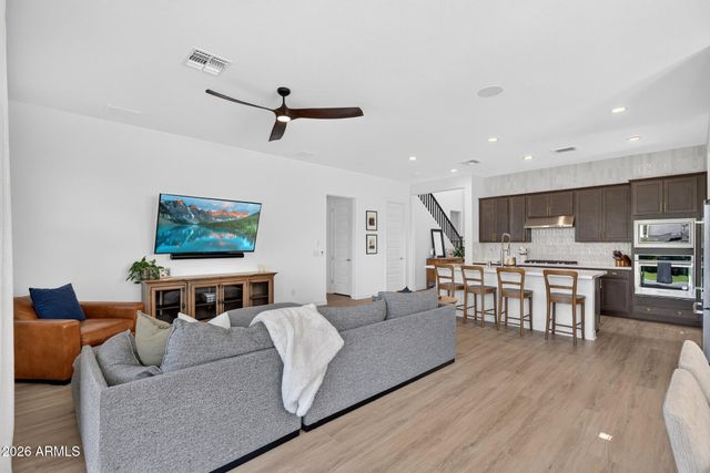 11038 E UNITY Avenue, Mesa, AZ 85212