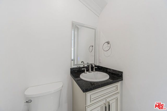 2017 Centinela Avenue B, Santa Monica, CA 90404