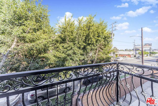 2017 Centinela Avenue B, Santa Monica, CA 90404