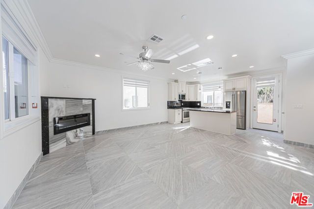 2017 Centinela Avenue B, Santa Monica, CA 90404