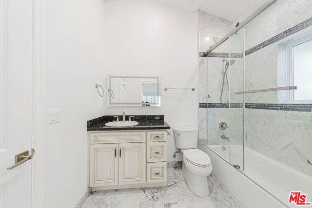 2017 Centinela Avenue B, Santa Monica, CA 90404