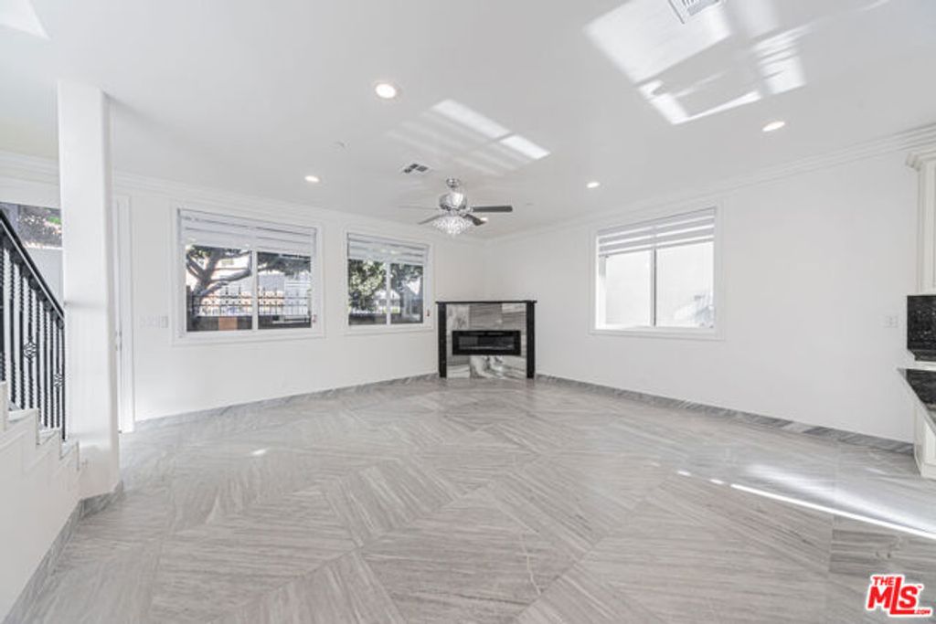 2017 Centinela Avenue B, Santa Monica, CA 90404