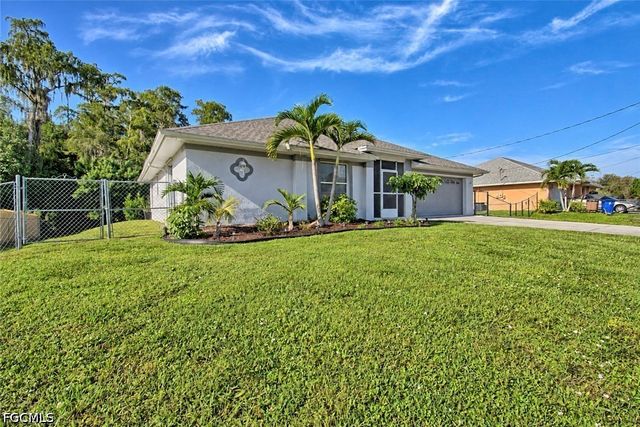 424 La Perouse ST, Lehigh Acres, FL 33974