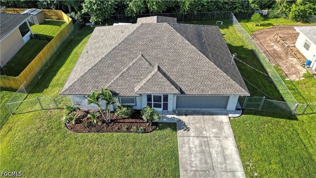 424 La Perouse ST, Lehigh Acres, FL 33974