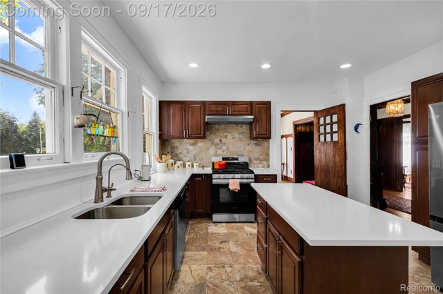 1474 W Boston Boulevard, Detroit, MI 48206