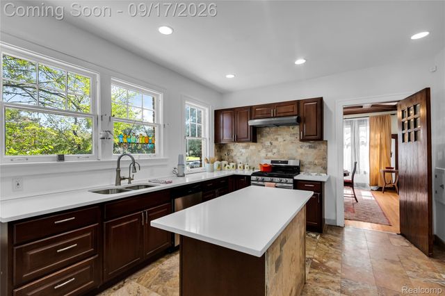 1474 W Boston Boulevard, Detroit, MI 48206