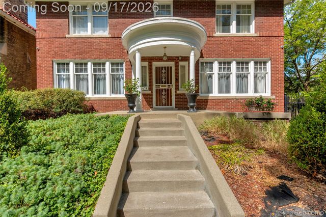 1474 W Boston Boulevard, Detroit, MI 48206