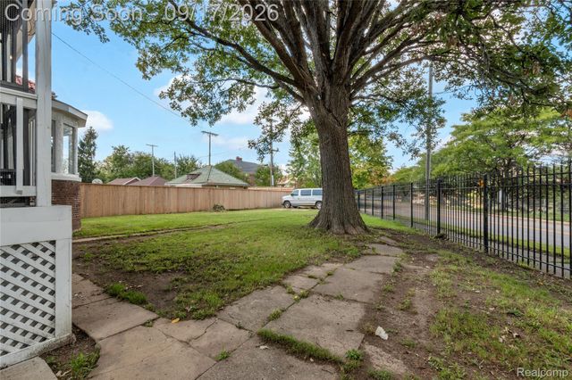 1474 W Boston Boulevard, Detroit, MI 48206