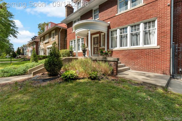 1474 W Boston Boulevard, Detroit, MI 48206