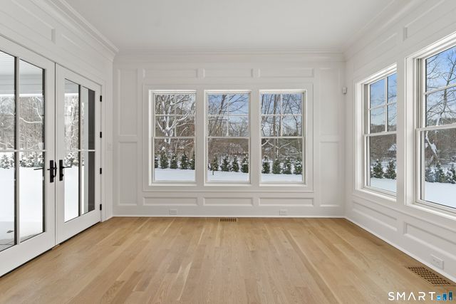 92 Scotland Avenue, Madison, CT 06443