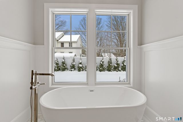 92 Scotland Avenue, Madison, CT 06443