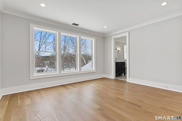 92 Scotland Avenue, Madison, CT 06443