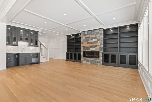 92 Scotland Avenue, Madison, CT 06443